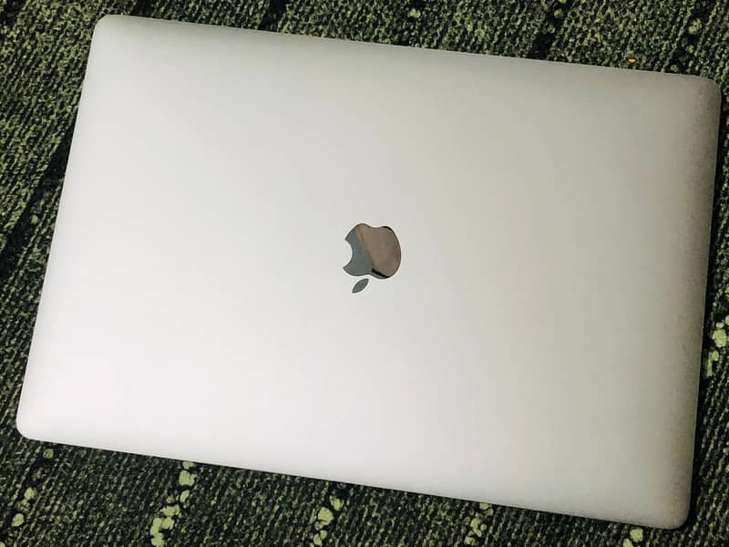 Macbook Pro 2019 15" Core i9 16/512 in whole sale prices 0