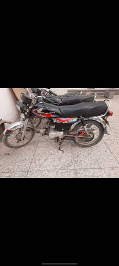 urjunt sale honda70 black color bick