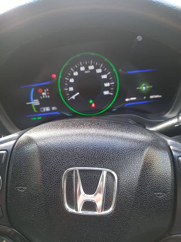 Honda Vezel 2015 Z Sensing 1