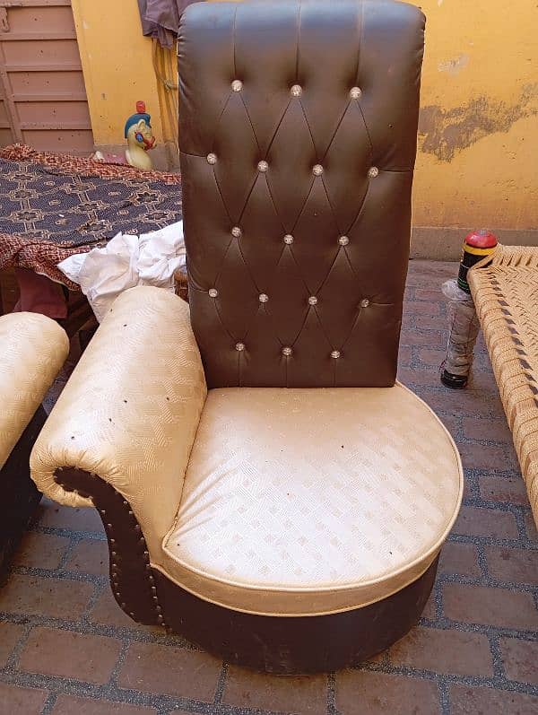 complete furniture for sale urgent 4