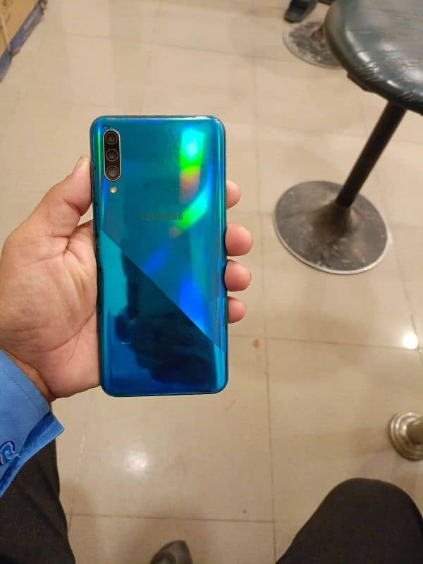 samsung galaxy A30s 4/128 4