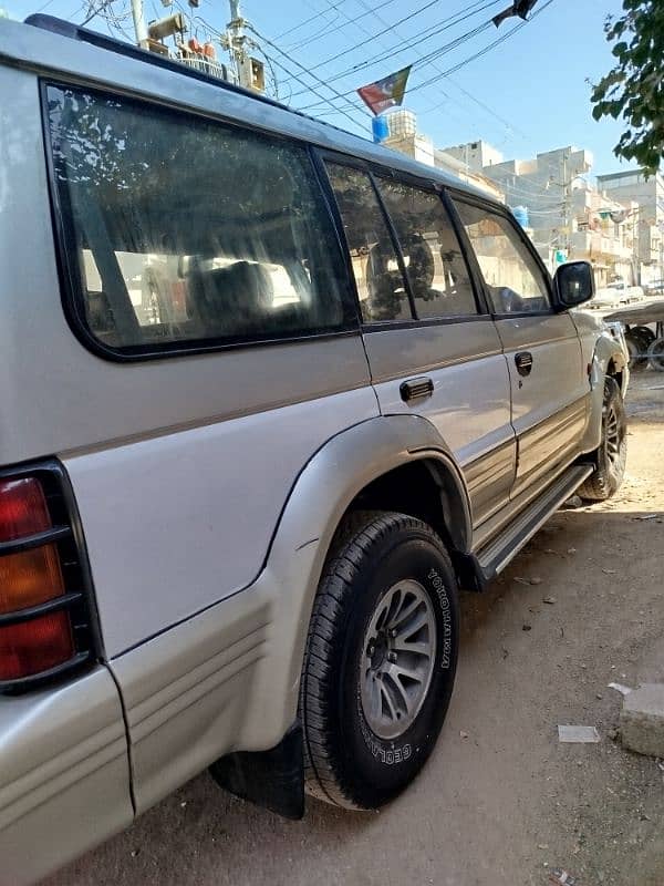 Mitsubishi Pajero 1990 0