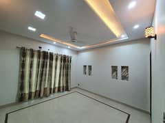 10 Marla House For sale Available In Bahria Town