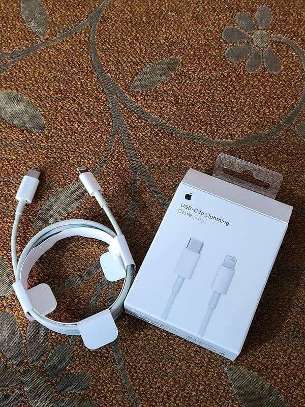 Iphone original Adapter and Lightning Cable 5