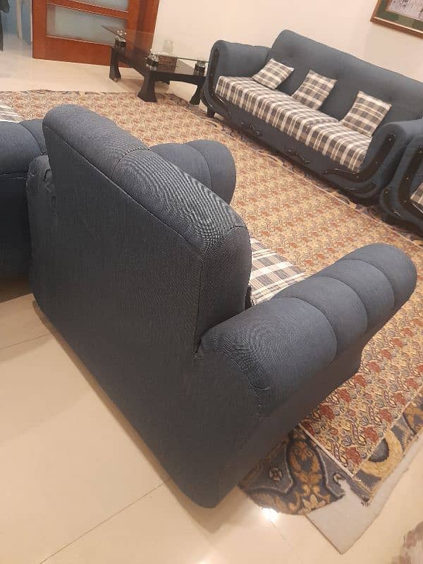 Luxury and premium 7 seater sofa set carefully used as good as new 7