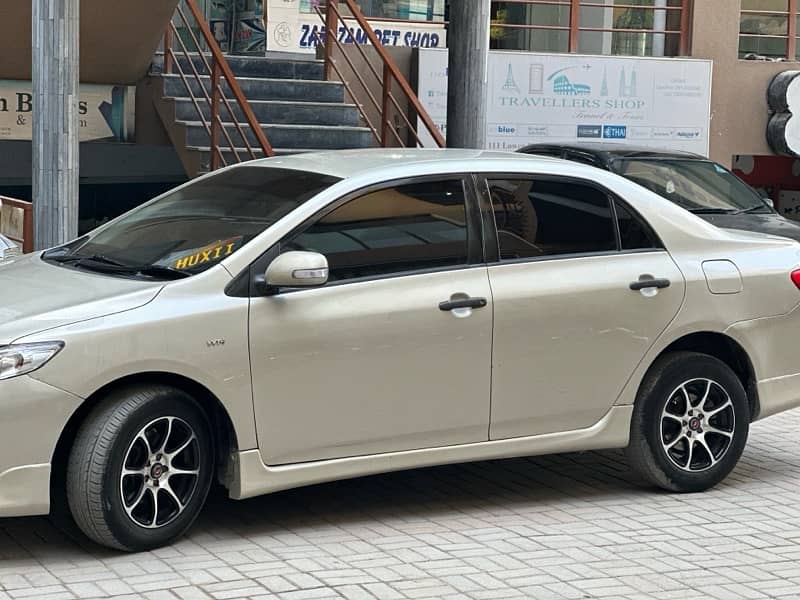 Toyota Corolla GLI 2010 3