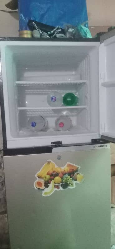 frige new condition fore sale 3