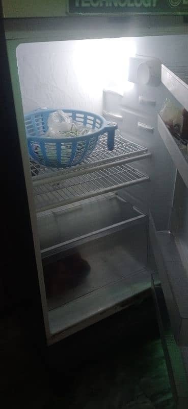 frige new condition fore sale 5