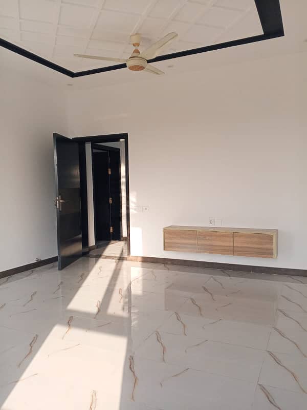 1 Kanal Brand New Upper Portion Available For Rent In DHA Phase 7 8