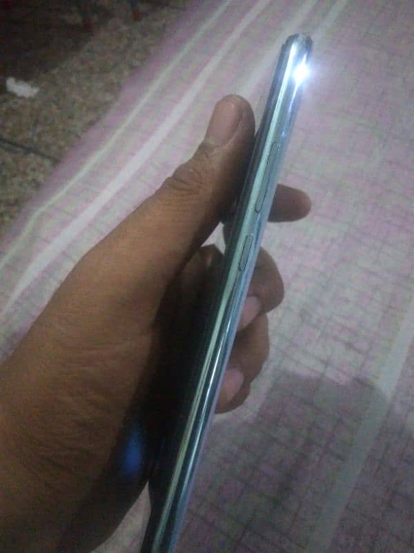 VIVO S1 IN GOOD PRICE AND CONDITION 2