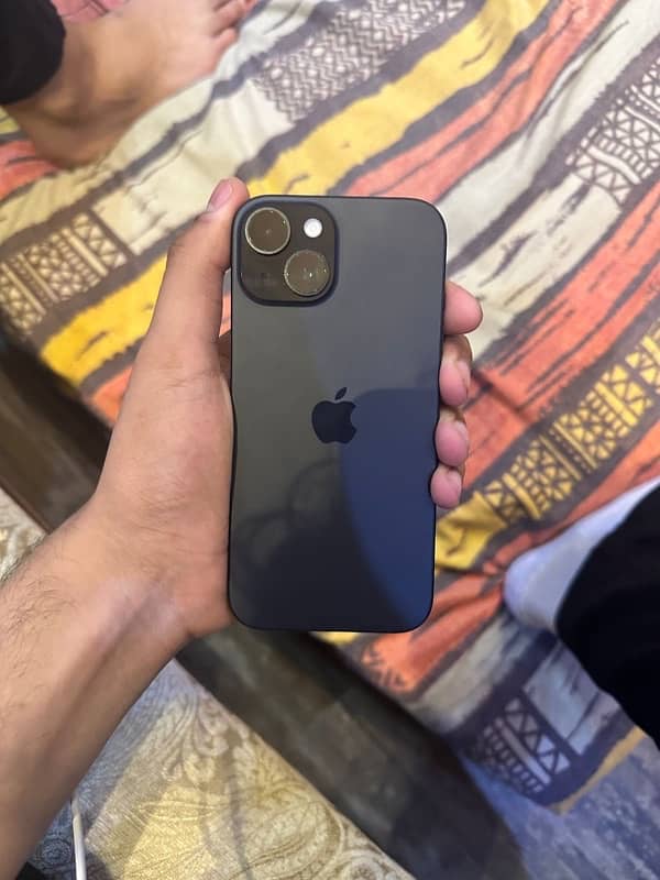 iPhone 15 256 gb black 4