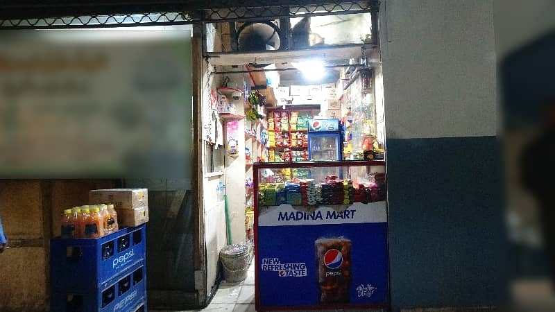 Prime Location Main Boulevard Gulberg Shop For Sale Sized 95 Square Feet 4