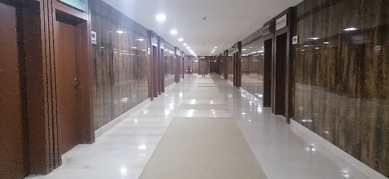 Prime Location Office Of 565 Square Feet Is Available For sale In World Trade Center 0