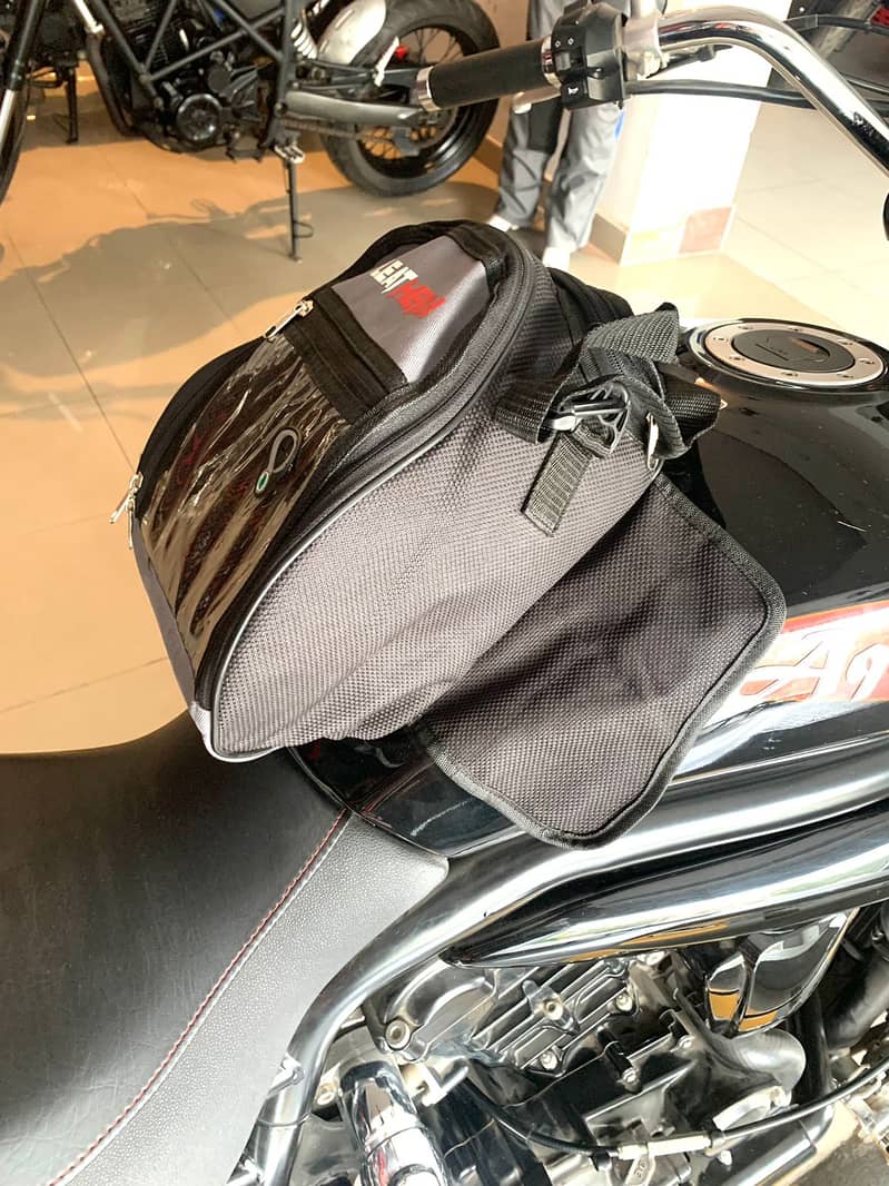 MOTOR BIKE/MOTORCYCLE/TRAVEL OR SHOULDER/TANK BAG 0