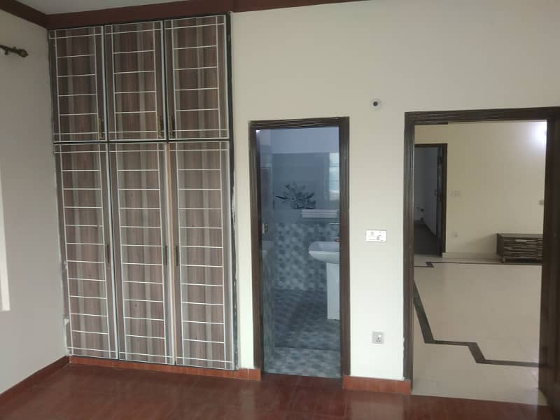 1 kanal house available for rent in NFC 1 lahore 0