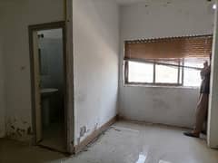 550 Square Feet Office For Grabs In Gulberg 0