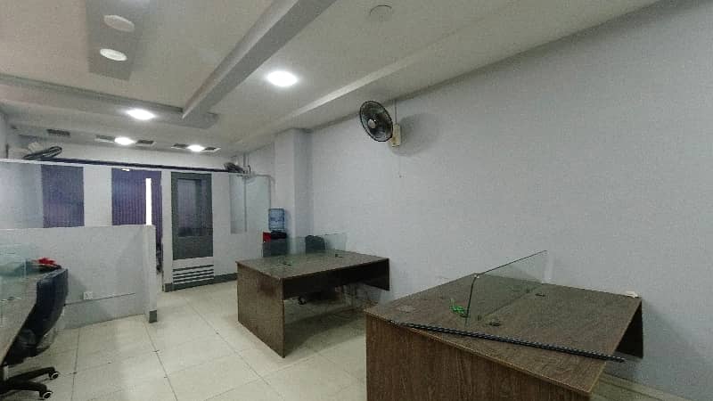 Prime Location Office Sized 1200 Square Feet In Main Boulevard Gulberg 13