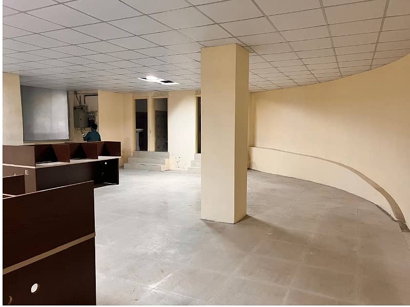 Area 1200 square Feet Brand New Corporation Office Available For Rent in Main Boulevard Road Gulberg 3 Lahore 5