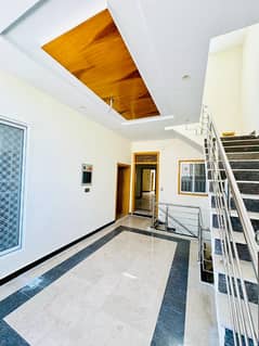 Prime Location House For Grabs In 5 Marla Peshawar 0