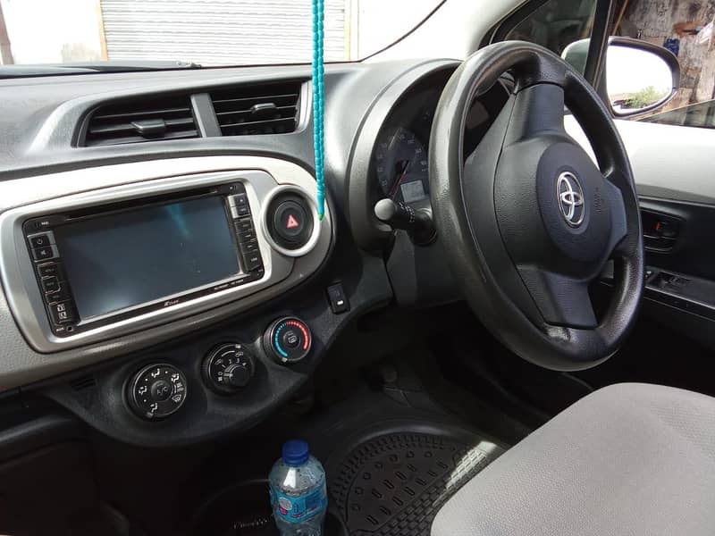 Toyota Vitz 2012 / 2015 7