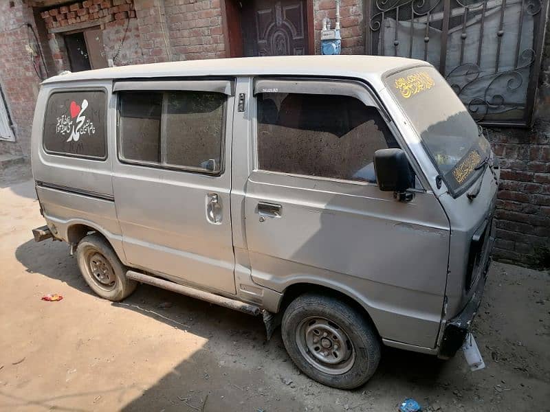 Suzuki bolan 82 model Lahore number  condition 10x8 1