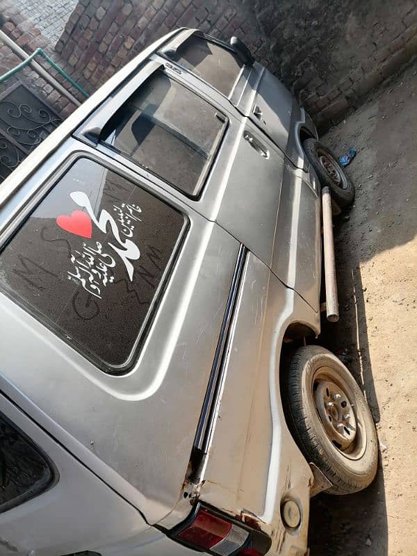 Suzuki bolan 82 model Lahore number  condition 10x8 4