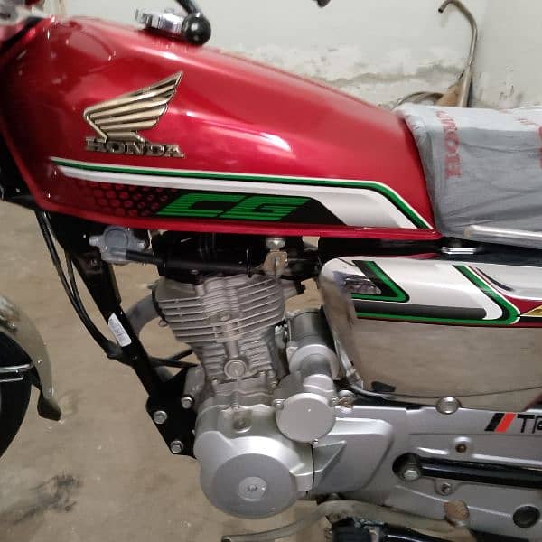 Honda 125 cc special edition for sale Whatsapp no 03446350322 1