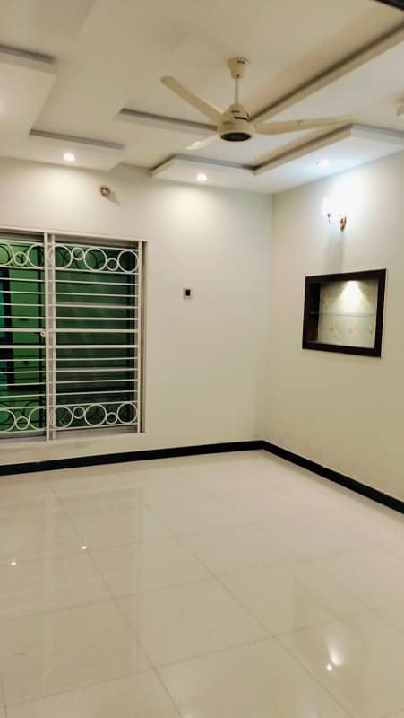 House Sized 5 Marla Is Available For sale In Bahria Town - Block AA 1