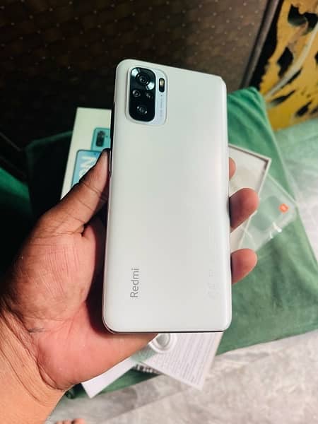 Xiomi Note 10 (4gb/128gb) urgently Sale. 0/3/0/6/4/3/9/8/4/3/0 2