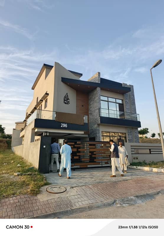 house for sale bahria town phase 8 investor rate 0