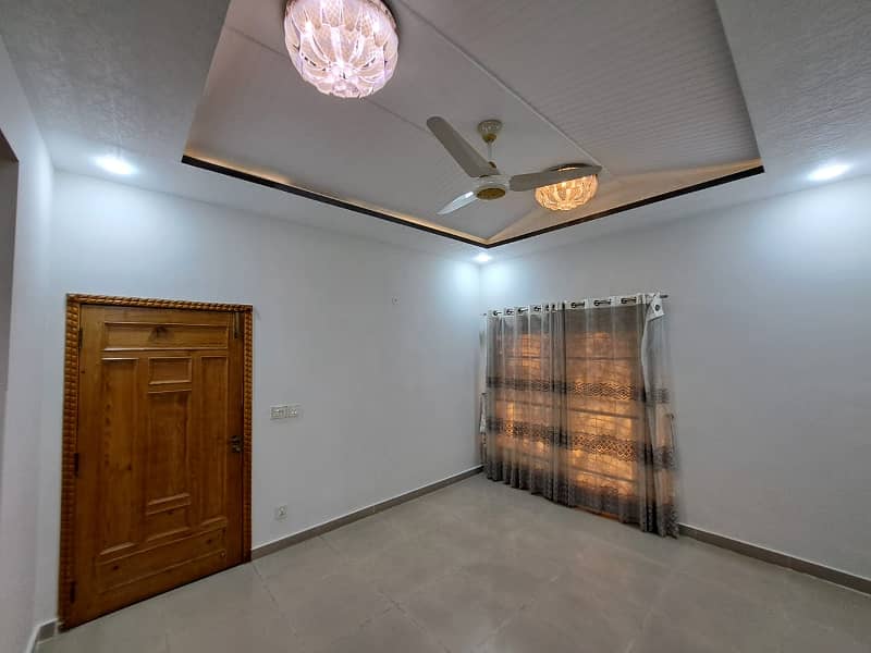 10 Marla Beautiful House With Basement For Rent In Overseas B Block Bahria Town,Lahore 10