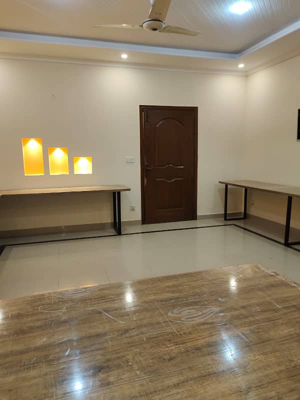 Abrar Estate Offers 1 Kanal Upper Portion For Silent Office In Pia Society 2