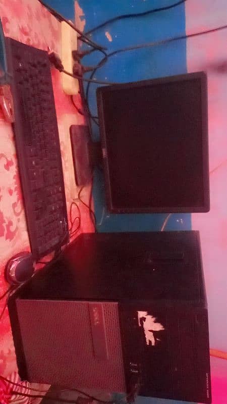 Dell Intel i5 core processor PC with accessories in Good condition. 3