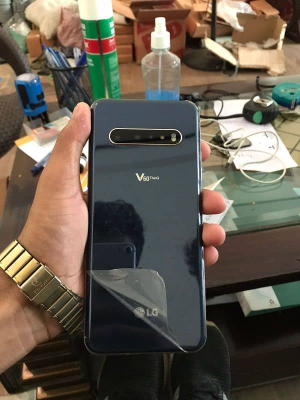 LG v60 0