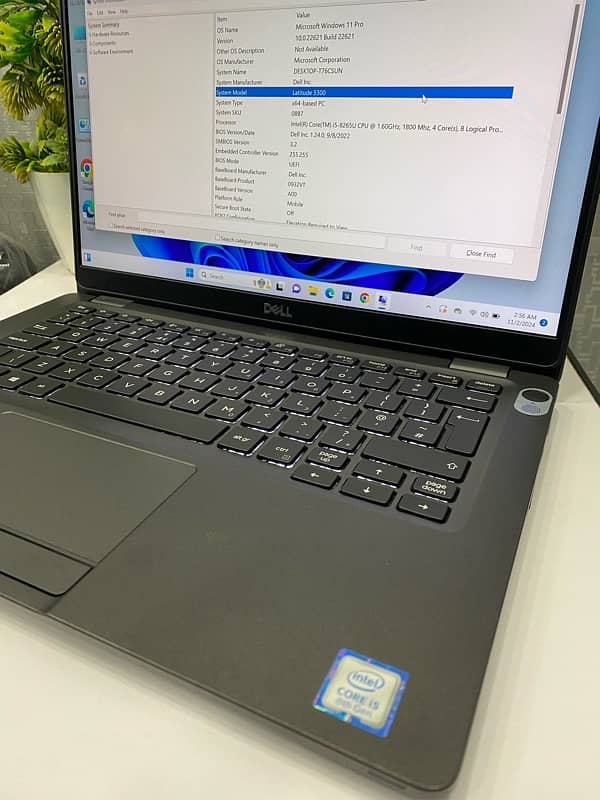 Dell latitude 5300 core i5 8th gen touch screen 8/256 SSD 1