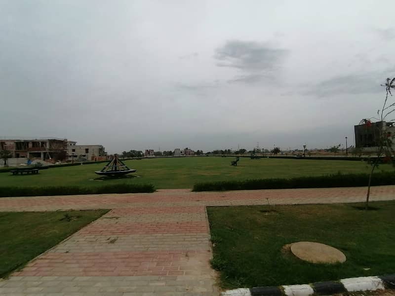 Exclusive Opportunity: 1 Kanal Plot in Golf Estate 1 Sector M 4 Lake City Lahore 5