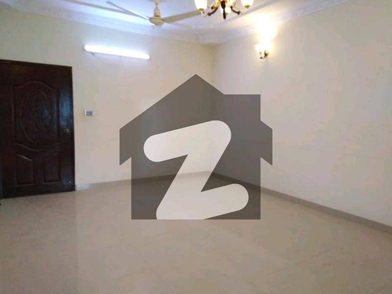 Prime Location In KDA Officers Society Karachi 600 Square Yards House Is Available 5