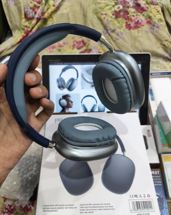 airpod max and cat ear headphones 7