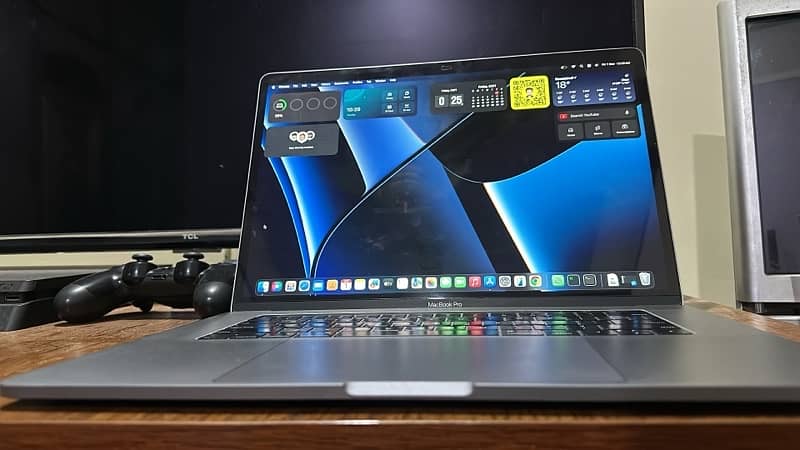 MacBook pro 2019 core i9 32gb ram 1