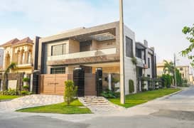 1 Kanal Corner Designer House Ultra Modern 65 Feet Road Super Hot Location Solid Construction 0