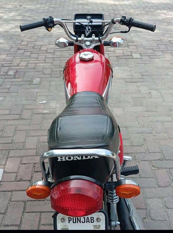 HONDA CG125 2023 9