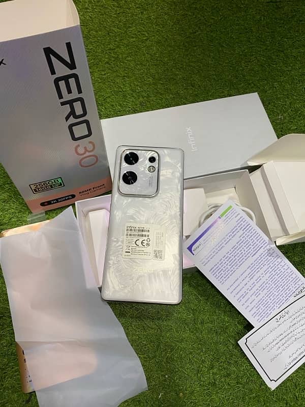 Infinix zero 30 10/10 8+256 6