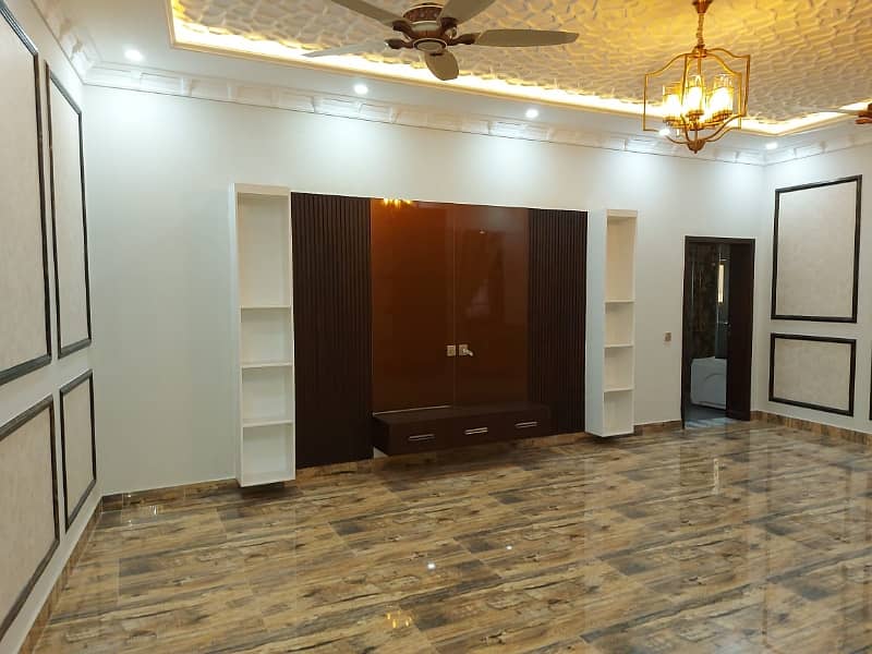 2 Kanal Beautiful House For Sale 15