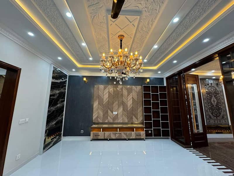 10 Marla Luxury House Available For Sale in Shaheen Block Bahria Town Lahore 4