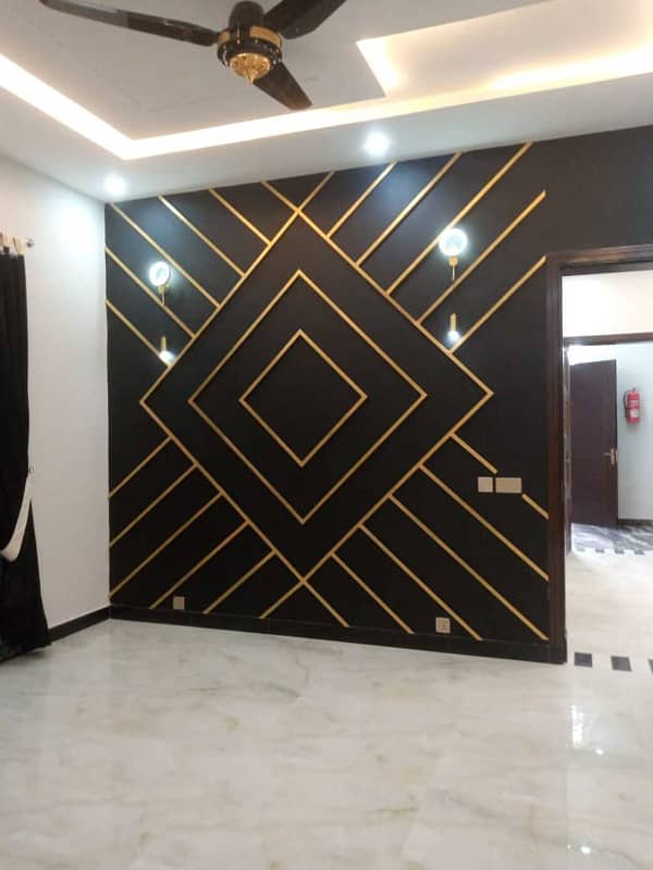 10 Marla Luxury House Available For Sale in Janiper Block Bahria Town Lahore 7