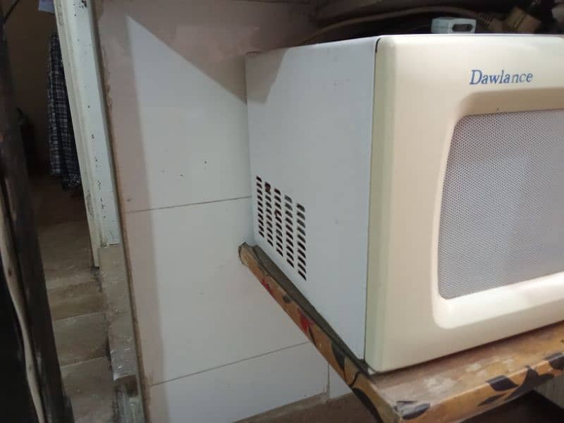 Dawlance microwave 1