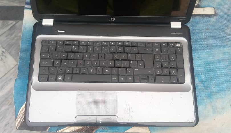 Hp Pavilion G7 laptop 1