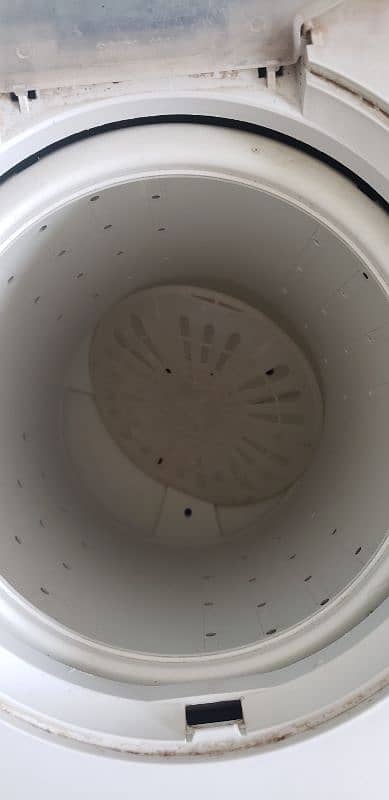 Haier Spin dryer / Washing machine 2