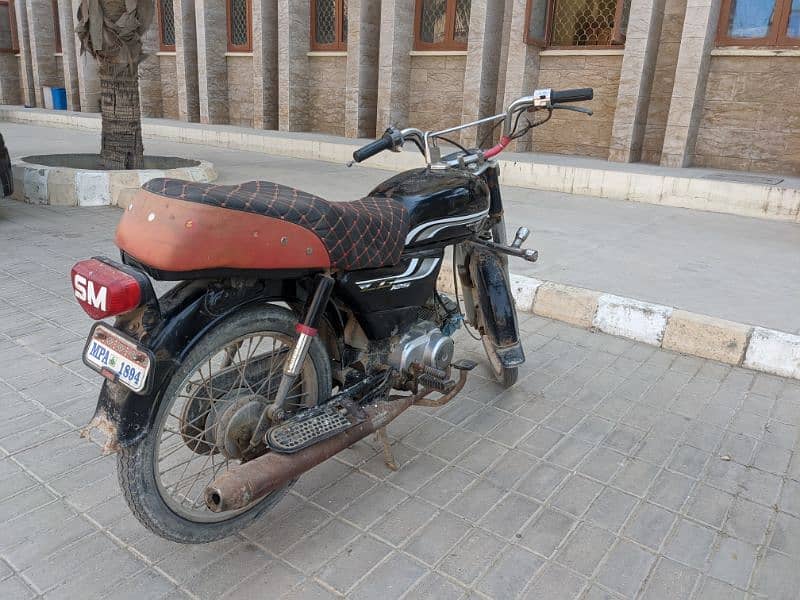 Honda cd70 2004 3