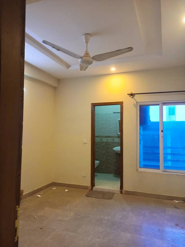 Two bed flat for rent near to kashmir high way and metro station. 3